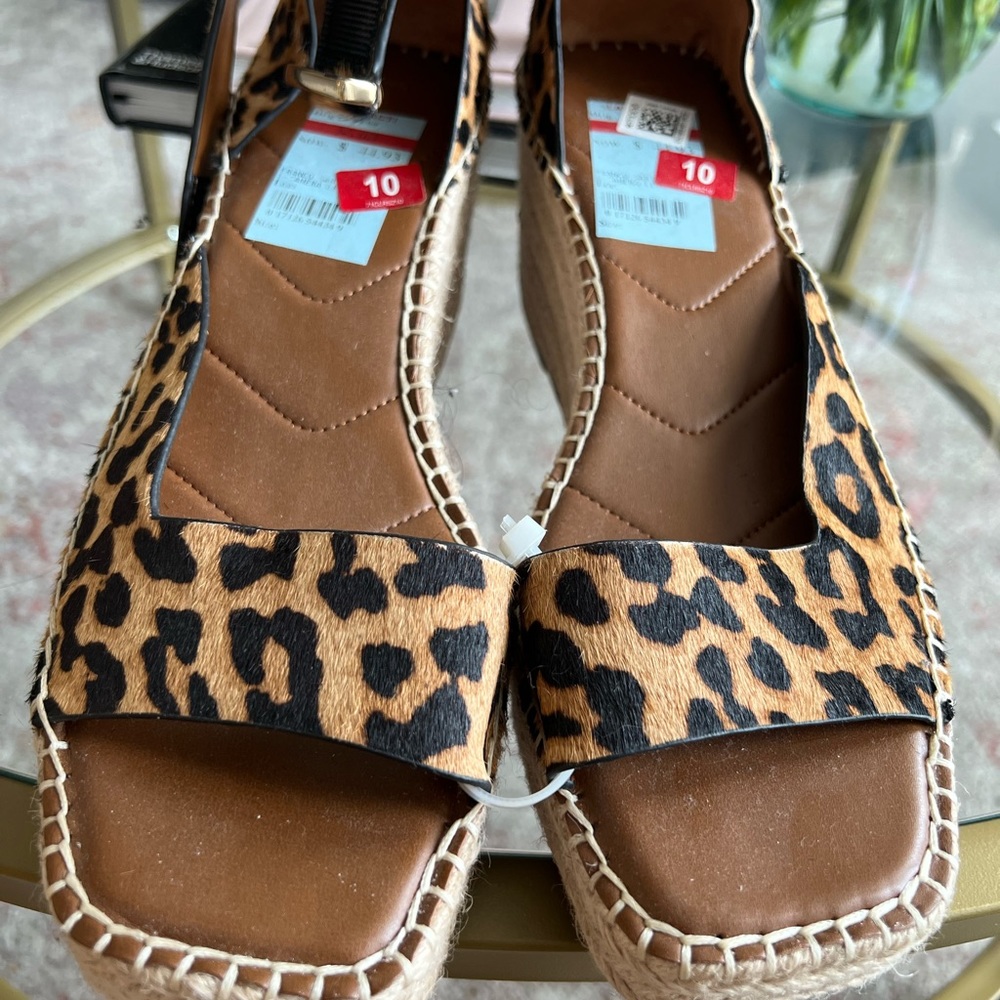 Cute and comfy leopard print wedges